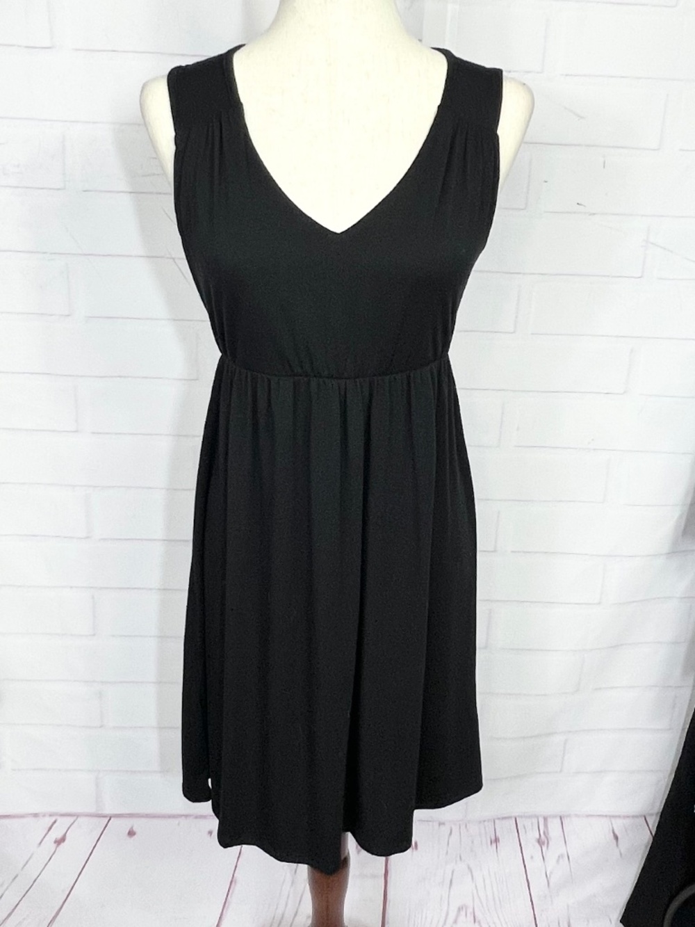 👗NWT🤩 |•VANILLA BAY•| Black Sleeveless V-Neck Dress Rayon Stretch Casual👗